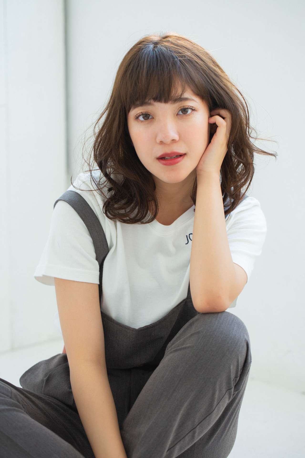 大人可愛いミディアムウェーブスタイル